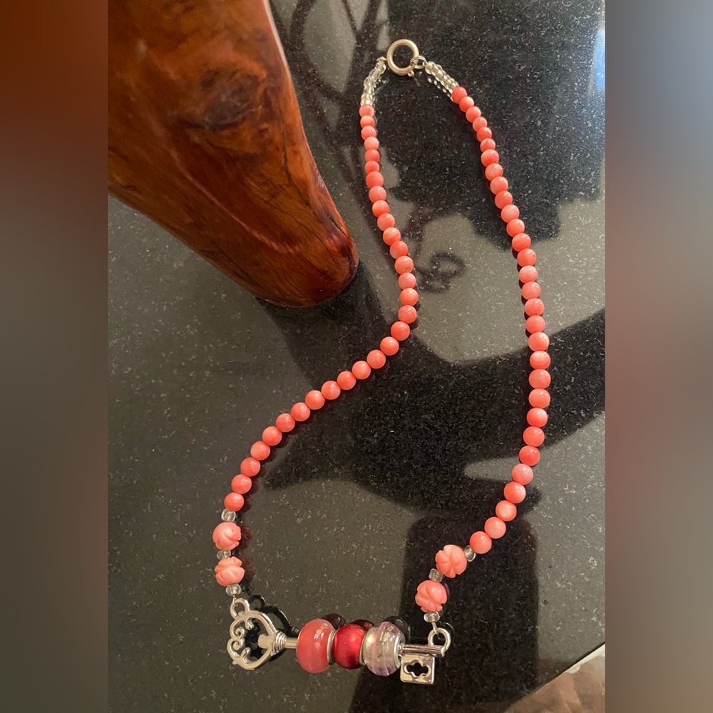 HANDMADE CORAL BEAD NECKLACE Size 9 Inches